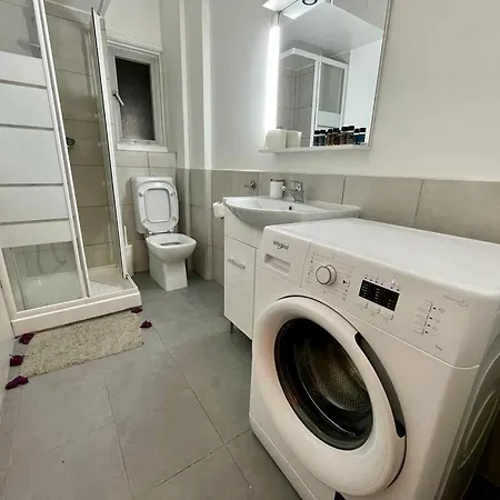 Romanou Suites - 2 Bdr -close To The Center